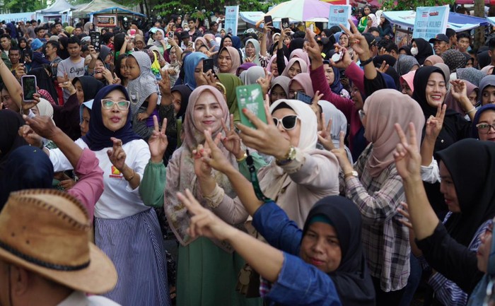 Ribuan Warga Hadiri Festival Kuliner Prabowo-Gibran Sekali Putaran di Payakumbuh